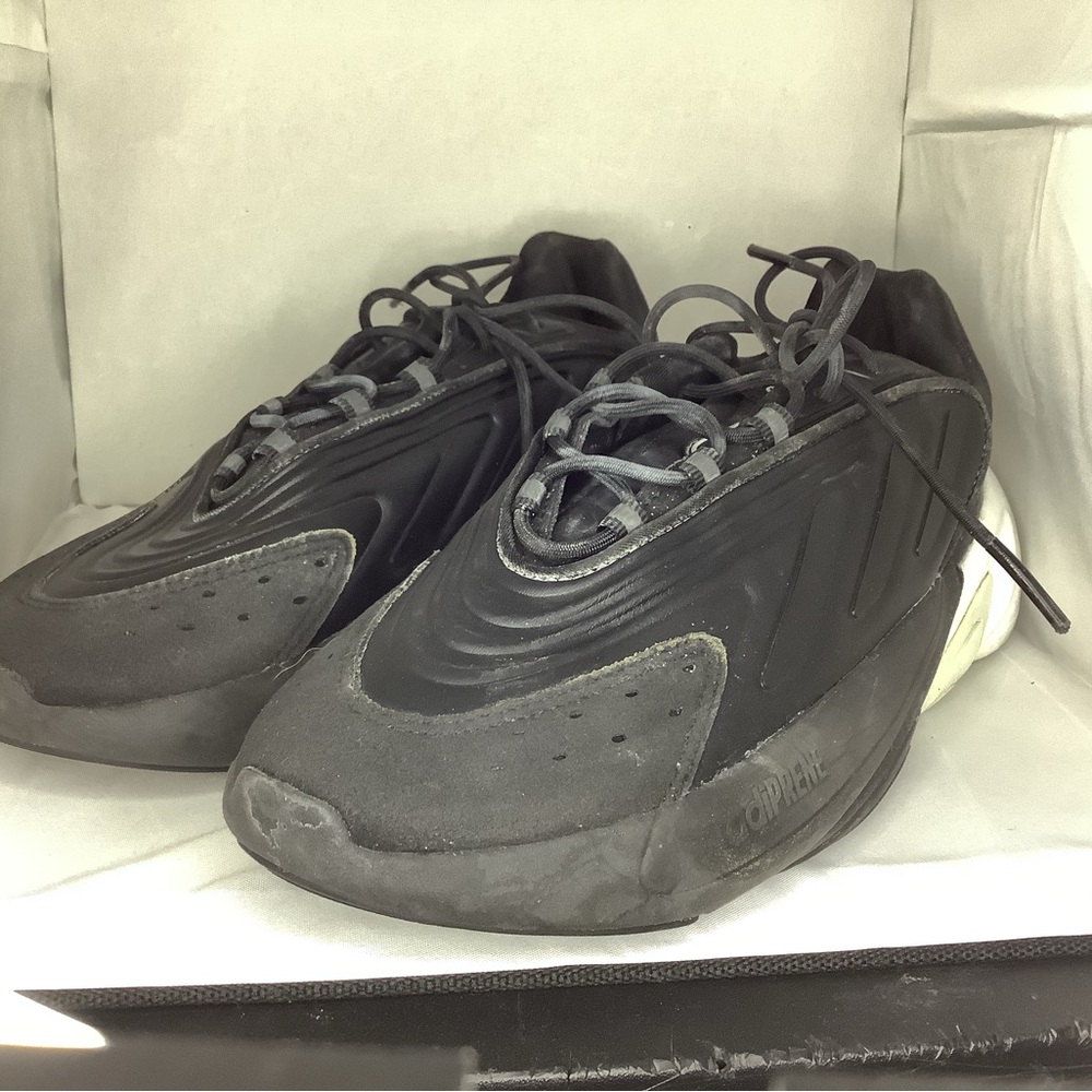 Adidas Ozelia